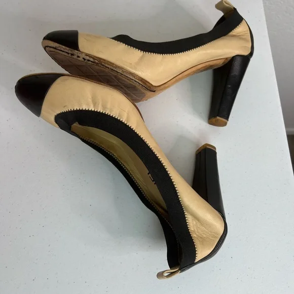 Chanel Classic Nude Ballet Pumps - Picture 3 of 10